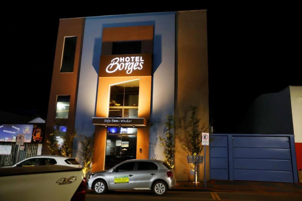 Hotel Borges Quirinopolis Esterno foto