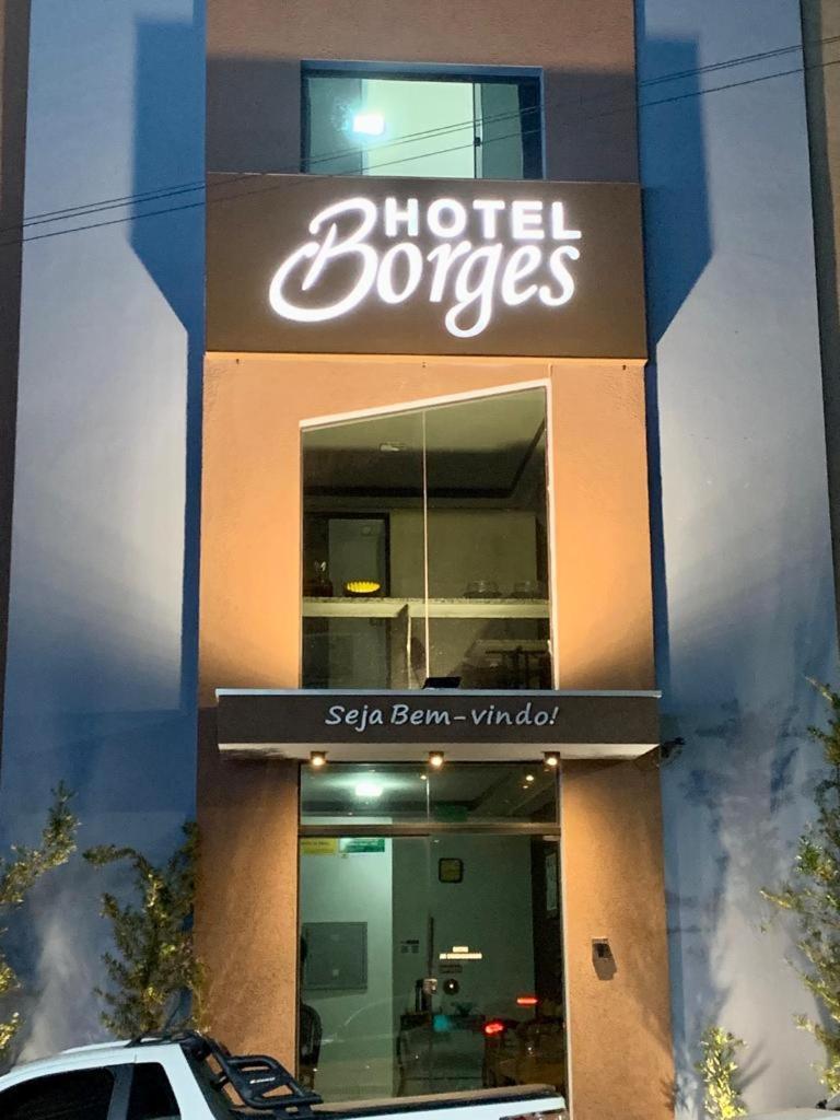 Hotel Borges Quirinopolis Esterno foto